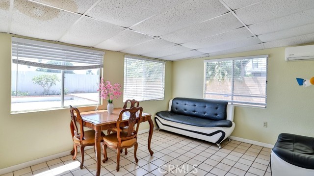 17475 Santa Lucia Street, Fountain Valley CA: https://media.crmls.org/medias/87553cea-1ee0-4537-9600-0a30b08c4cd4.jpg
