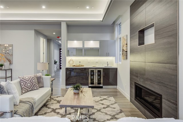 206 Juanita Avenue, Redondo Beach, California 90277, 4 Bedrooms Bedrooms, ,3 BathroomsBathrooms,Residential,Sold,Juanita,PV20030908