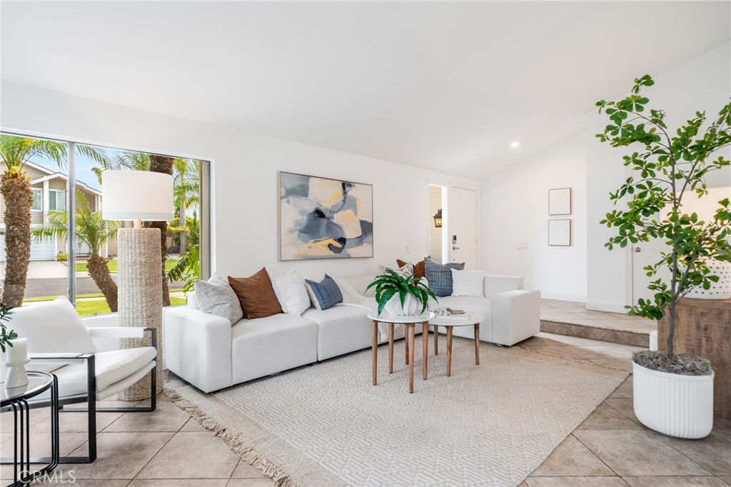 MLS #OC25163941 img 11