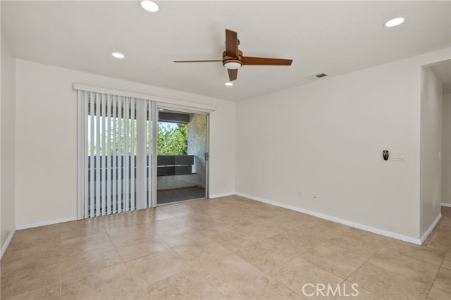 Detail Gallery Image 5 of 32 For 1305 Brentwood Cir #D,  Corona,  CA 92882 - 2 Beds | 2 Baths
