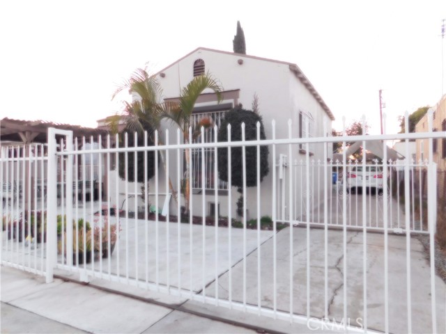 1319 Downey Road, Los Angeles, California 90023, 3 Bedrooms Bedrooms, ,2 BathroomsBathrooms,Single Family Residence,For Sale,Downey,PW25013791