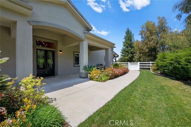 38565 Celine Cove, Murrieta CA: https://media.crmls.org/medias/87582e05-6e71-45c0-9e66-5efc4071a04d.jpg