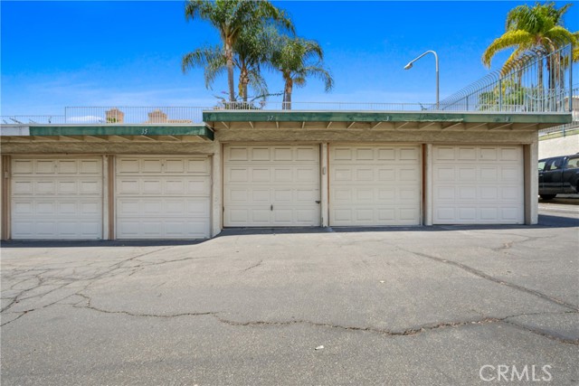 127 S Poplar Avenue, Brea CA: https://media.crmls.org/medias/875a8c2f-8cec-455f-8ebc-c97574d9c36b.jpg
