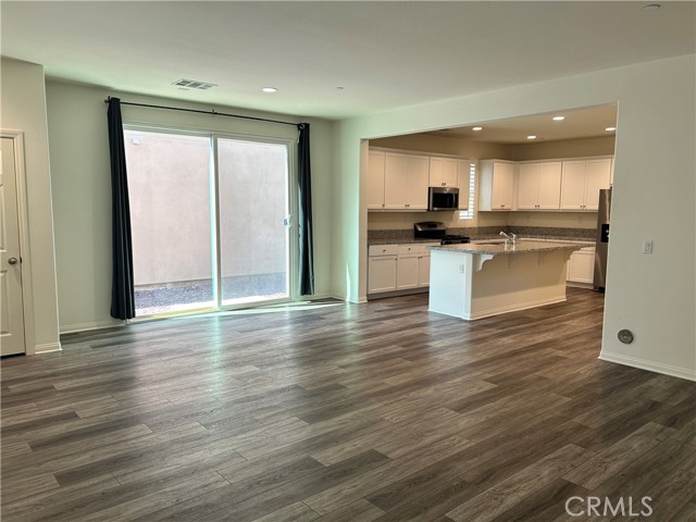 Detail Gallery Image 5 of 23 For 687 S Clementine Ln, Rialto,  CA 92376 - 4 Beds | 2/1 Baths