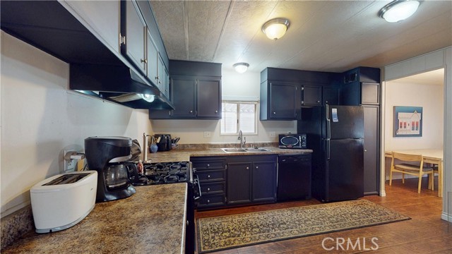 Detail Gallery Image 6 of 31 For 3595 Santa Fe Ave #214,  Long Beach,  CA 90810 - 2 Beds | 2 Baths