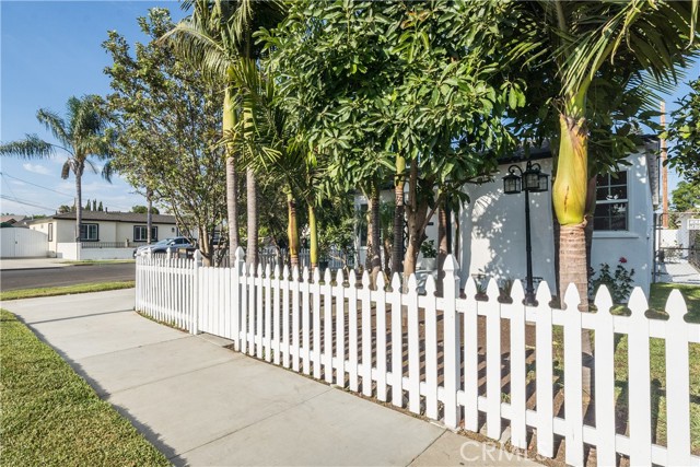 7190 Eastondale Avenue, Long Beach, California 90805, 3 Bedrooms Bedrooms, ,1 BathroomBathrooms,Single Family Residence,For Sale,Eastondale,PW24158535