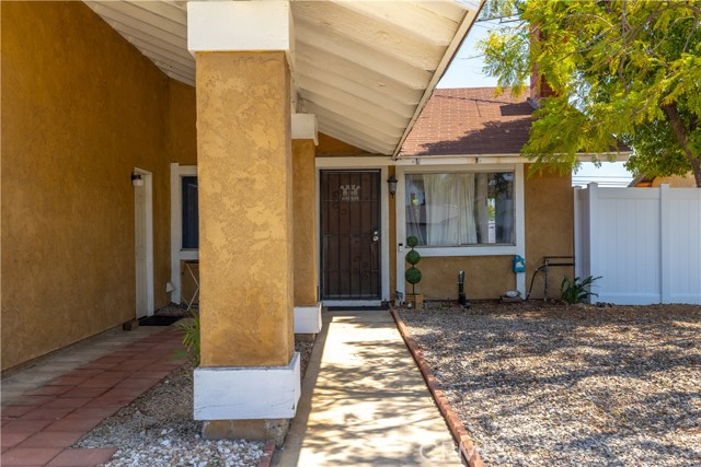 Detail Gallery Image 4 of 21 For 23621 Suncrest Ave, Moreno Valley,  CA 92553 - 3 Beds | 2 Baths
