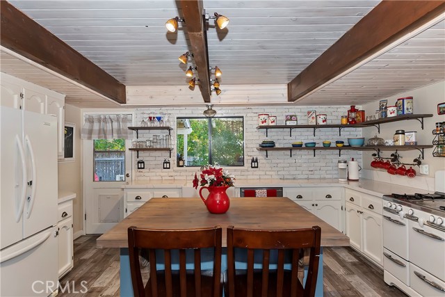 Detail Gallery Image 13 of 32 For 684 Elm St, Big Bear Lake,  CA 92315 - 4 Beds | 2 Baths