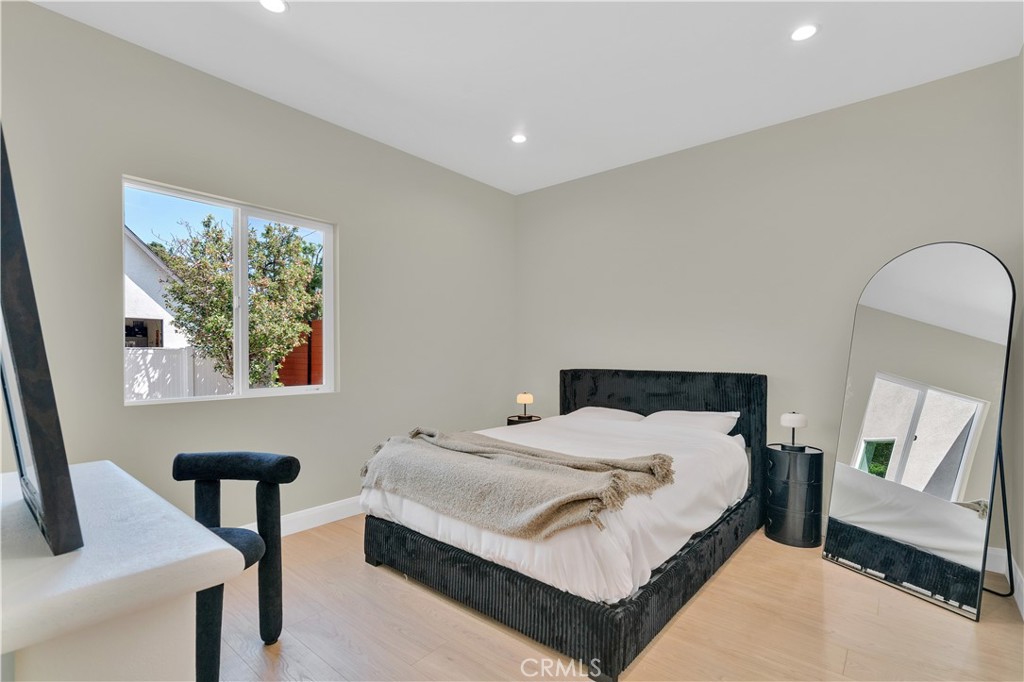 1330 N Lincoln StreetBurbank img 21