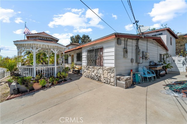 Detail Gallery Image 3 of 38 For 93 E Oxford St, Chula Vista,  CA 91911 - 5 Beds | 2 Baths
