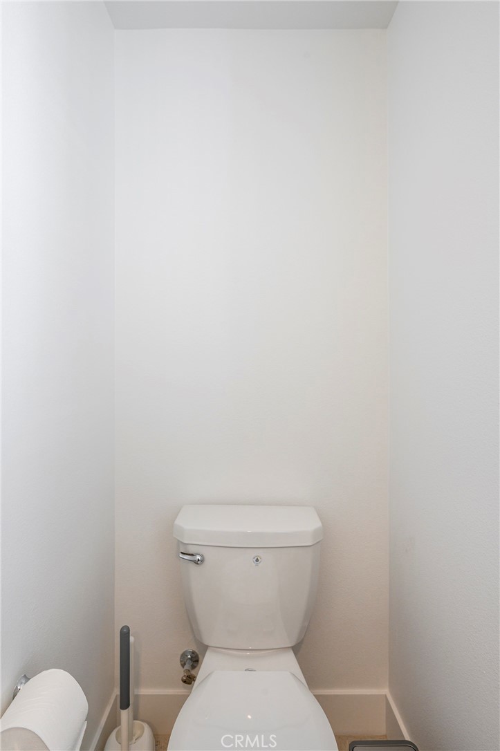 https://media.crmls.org/medias/875ec6a2-a862-443a-9bb7-c19e92b24d67.jpg?preset=X-Large