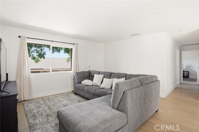 Detail Gallery Image 6 of 25 For 1635 Carmel Circle West, Upland,  CA 91784 - 2 Beds | 2 Baths