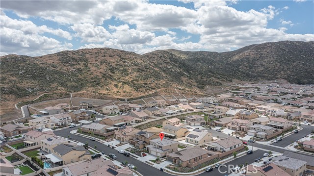 Detail Gallery Image 5 of 43 For 29569 Saddle Dr, Winchester,  CA 92596 - 5 Beds | 3 Baths