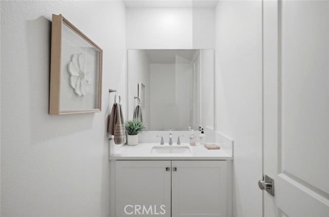 Detail Gallery Image 9 of 34 For 175 Sash, Irvine,  CA 92618 - 4 Beds | 3/1 Baths