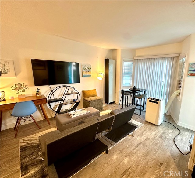 Detail Gallery Image 3 of 21 For 116 Avenida Serra #1,  San Clemente,  CA 92672 - 1 Beds | 1 Baths