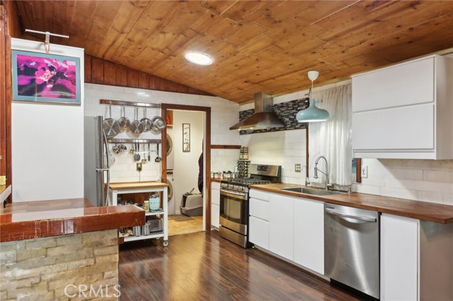 Detail Gallery Image 17 of 61 For 1165 Cherokee, Topanga,  CA 90290 - 3 Beds | 2 Baths