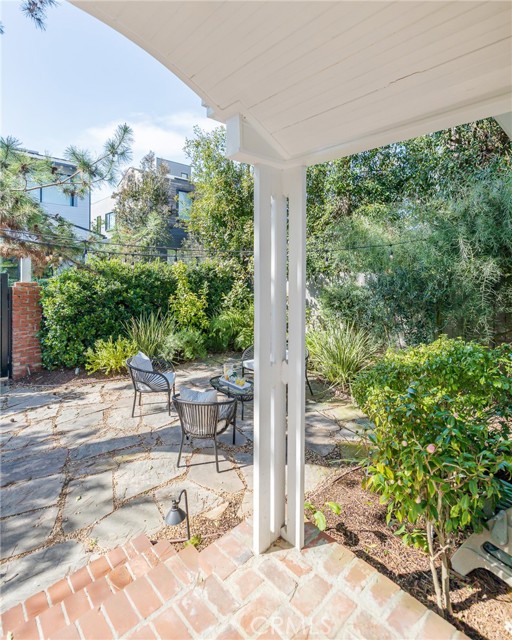 Detail Gallery Image 11 of 74 For 920 Marco Pl, Venice,  CA 90291 - 3 Beds | 2 Baths