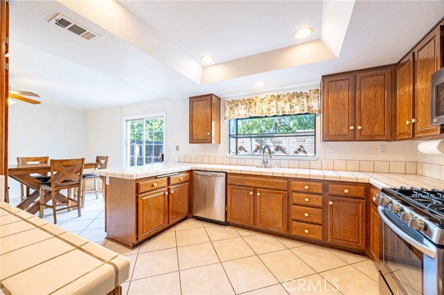 Detail Gallery Image 10 of 32 For 731 Langer Dr, Placentia,  CA 92870 - 4 Beds | 3 Baths