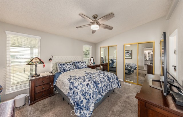 5001 W Florida Avenue, Hemet CA: https://media.crmls.org/medias/876040f5-977a-4e48-8499-ec94ee431df8.jpg