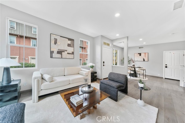 Detail Gallery Image 7 of 41 For 311 Nimbus, Tustin,  CA 92782 - 3 Beds | 2/1 Baths