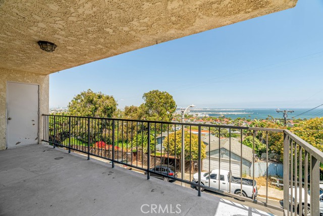 711 W 33rd Street, San Pedro CA: https://media.crmls.org/medias/87617a08-27e4-4586-b8ab-f4ac1407c38f.jpg
