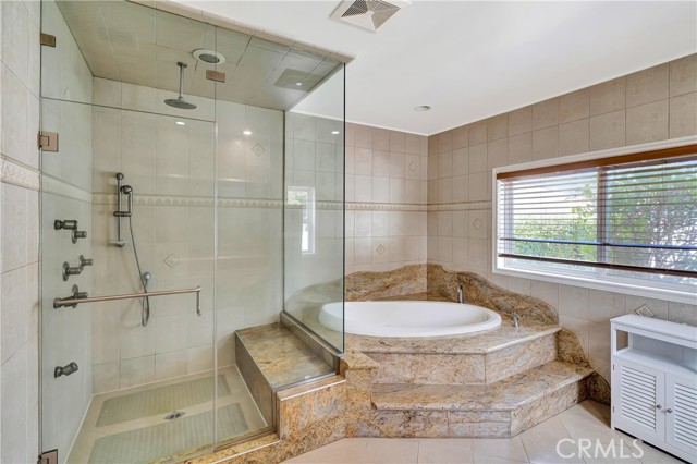 Detail Gallery Image 18 of 28 For 16707 Moorpark St, Encino,  CA 91436 - 3 Beds | 3 Baths