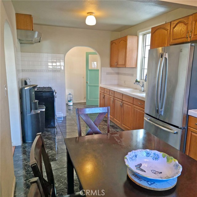 Detail Gallery Image 7 of 25 For 2195 Maine Ave, Long Beach,  CA 90806 - 2 Beds | 1 Baths