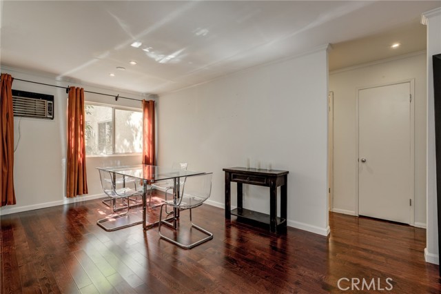 Detail Gallery Image 15 of 44 For 8400 De Longpre Ave #205,  West Hollywood,  CA 90069 - 2 Beds | 2 Baths