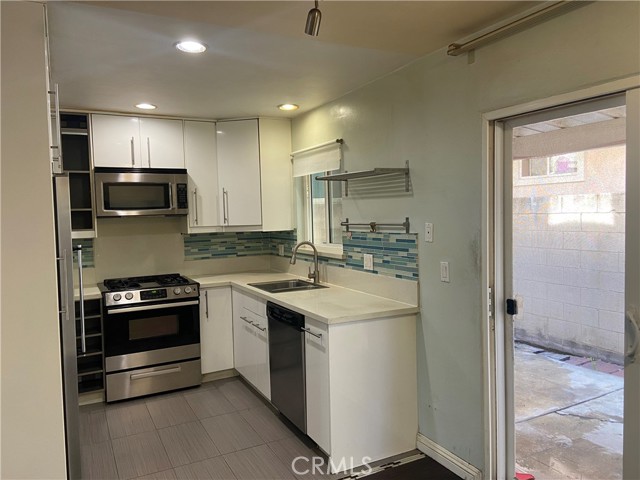 Detail Gallery Image 5 of 19 For 53 California Street, #3, Arcadia,  CA 91006 - 2 Beds | 1/1 Baths