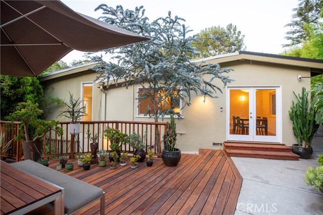 Detail Gallery Image 18 of 54 For 2412 Canyon Oak Dr, Los Angeles,  CA 90068 - 3 Beds | 2 Baths