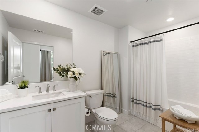 Detail Gallery Image 9 of 17 For 426 Palermo, Lake Forest,  CA 92630 - 3 Beds | 3/1 Baths