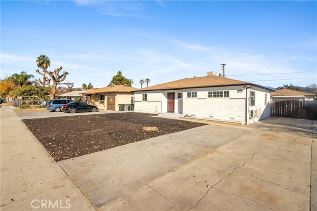 Detail Gallery Image 6 of 33 For 434 S State St, Hemet,  CA 92543 - 4 Beds | 2 Baths