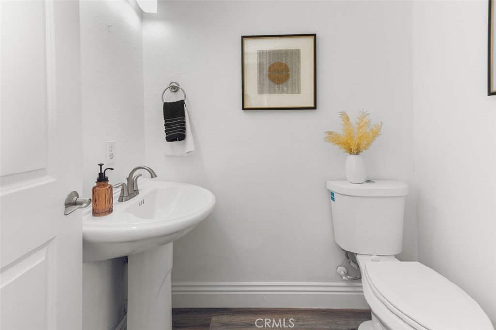 https://media.crmls.org/medias/8767244d-3049-4a50-ac9d-96d18e9ea8a9.jpg?preset=X-Large