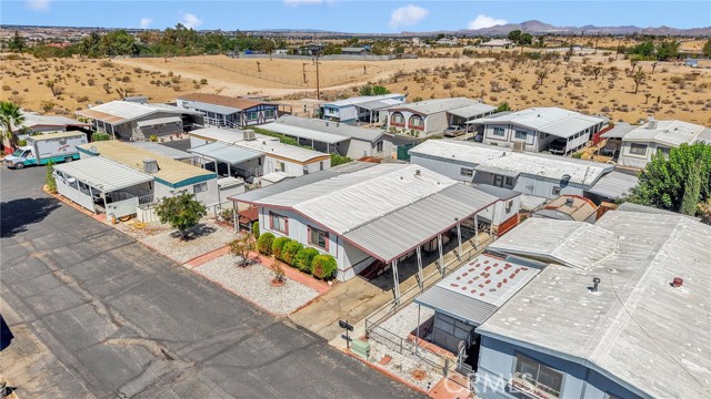 11414 Serra Rd, Apple Valley CA: https://media.crmls.org/medias/876745e8-78e8-4a37-acd2-ed185f5a96b6.jpg