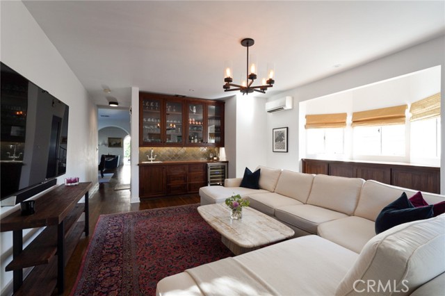 Detail Gallery Image 6 of 39 For 1949 N Catalina Street, –,  CA 90027 - 6 Beds | 5 Baths