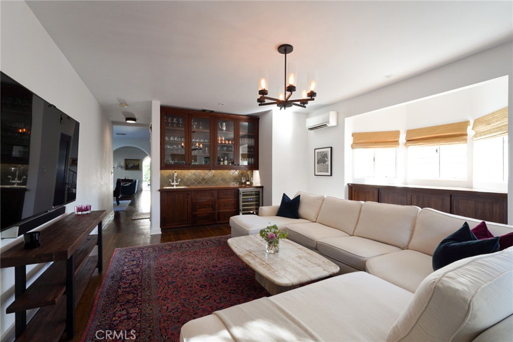 MLS #DW25262400 image #5