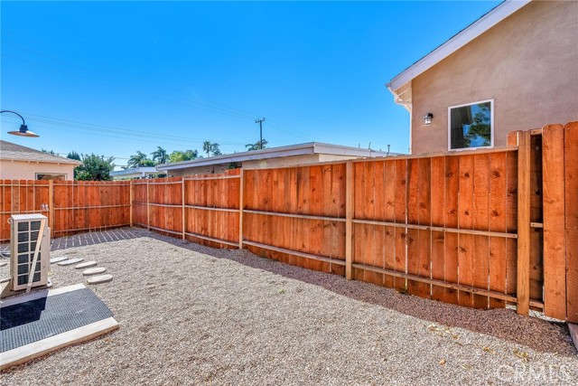 Detail Gallery Image 27 of 29 For 10663 Encino, Granada Hills,  CA 91344 - 2 Beds | 2 Baths