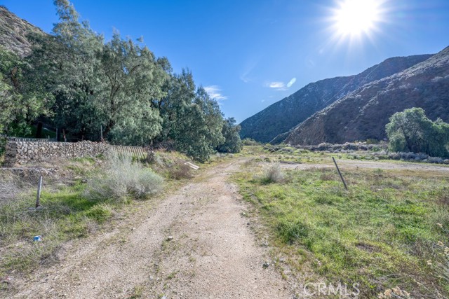 Detail Gallery Image 8 of 31 For 12571 Capra, Agua Dulce,  CA 91390 - 3 Beds | 1 Baths