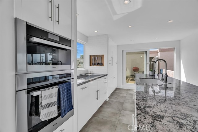 15 69th Place, Long Beach CA: https://media.crmls.org/medias/8768c95f-dbbc-46ac-8d73-b6b3e84ab660.jpg