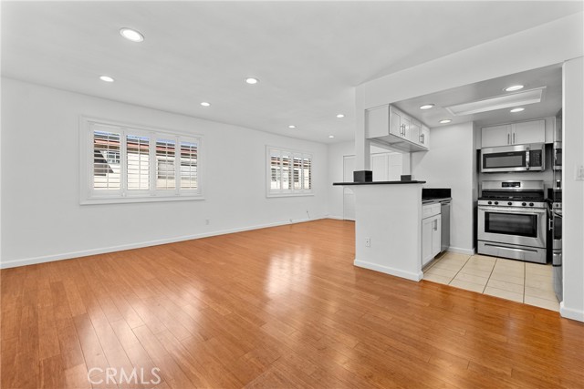 Detail Gallery Image 2 of 26 For 2444 4th Street Unit#9 St, Santa Monica,  CA 90405 - 1 Beds | 1 Baths