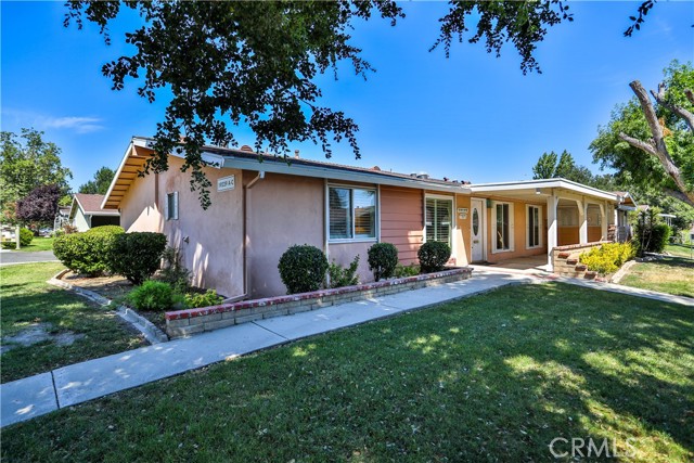 Detail Gallery Image 1 of 1 For 19229 Avenue of the Oaks a,  Newhall,  CA 91321 - 2 Beds | 1/1 Baths