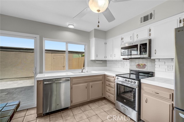 Image 11 of 29 For 4107 Larwin Avenue
