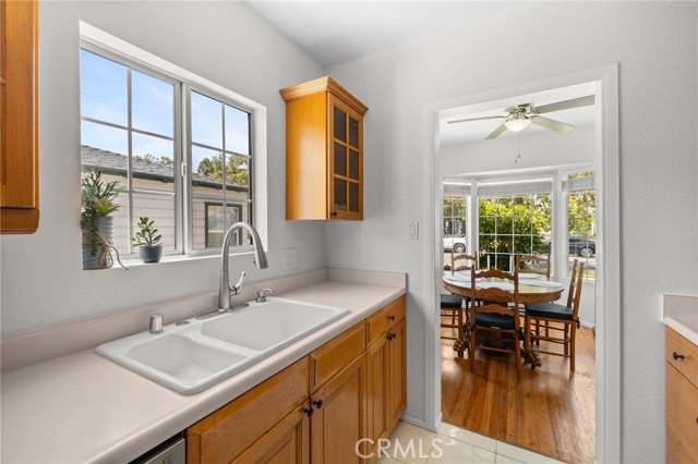 1820 N Avon Street, Burbank CA: https://media.crmls.org/medias/8769696e-2e59-4822-8364-e6a63b283b9a.jpg