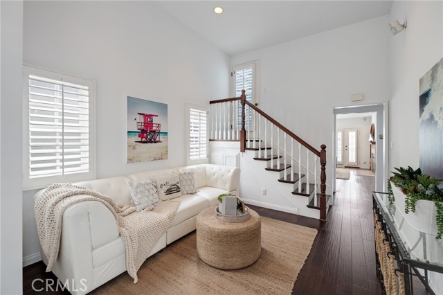 Second living room, vaulted ceilings