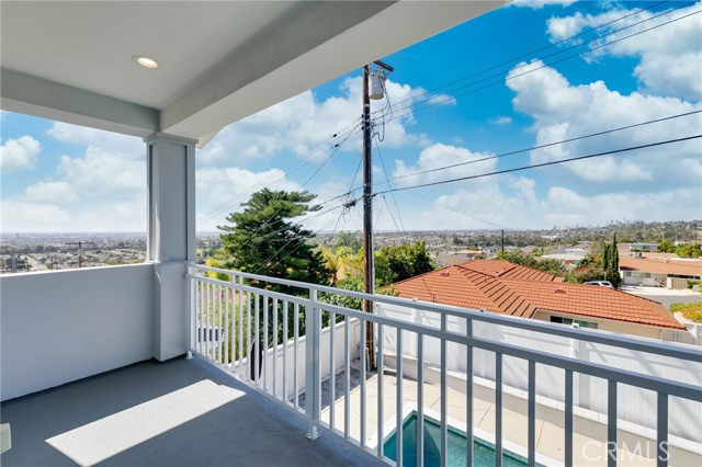 Detail Gallery Image 33 of 41 For 1365 Lightview St, Monterey Park,  CA 91754 - 4 Beds | 3/1 Baths