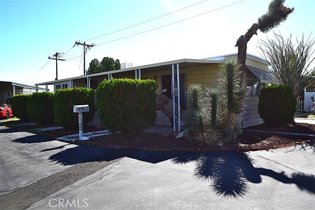 Detail Gallery Image 2 of 12 For 56425 29 Palms Hwy #100,  Yucca Valley,  CA 92284 - 2 Beds | 1 Baths