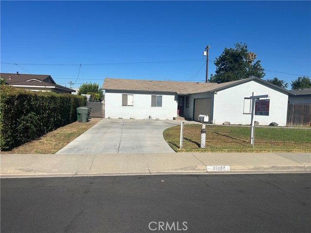 12866 Santa Ana Pl. Place, Chino CA: https://media.crmls.org/medias/876b57d3-6cc3-4c6f-a8e8-297fb41e784e.jpg