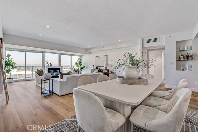 Detail Gallery Image 10 of 55 For 13600 Marina Pointe Dr #905,  Marina Del Rey,  CA 90292 - 2 Beds | 2/1 Baths