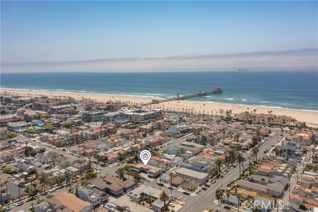 225 7th Street, Huntington Beach CA: https://media.crmls.org/medias/876bd2d4-2dff-4619-a530-192e95fd5804.jpg