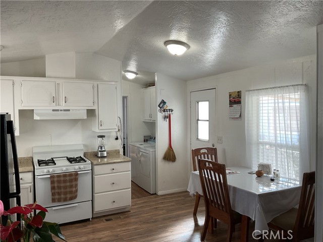 Detail Gallery Image 7 of 26 For 22020 Nisqually Rd #73,  Apple Valley,  CA 92308 - 2 Beds | 2 Baths